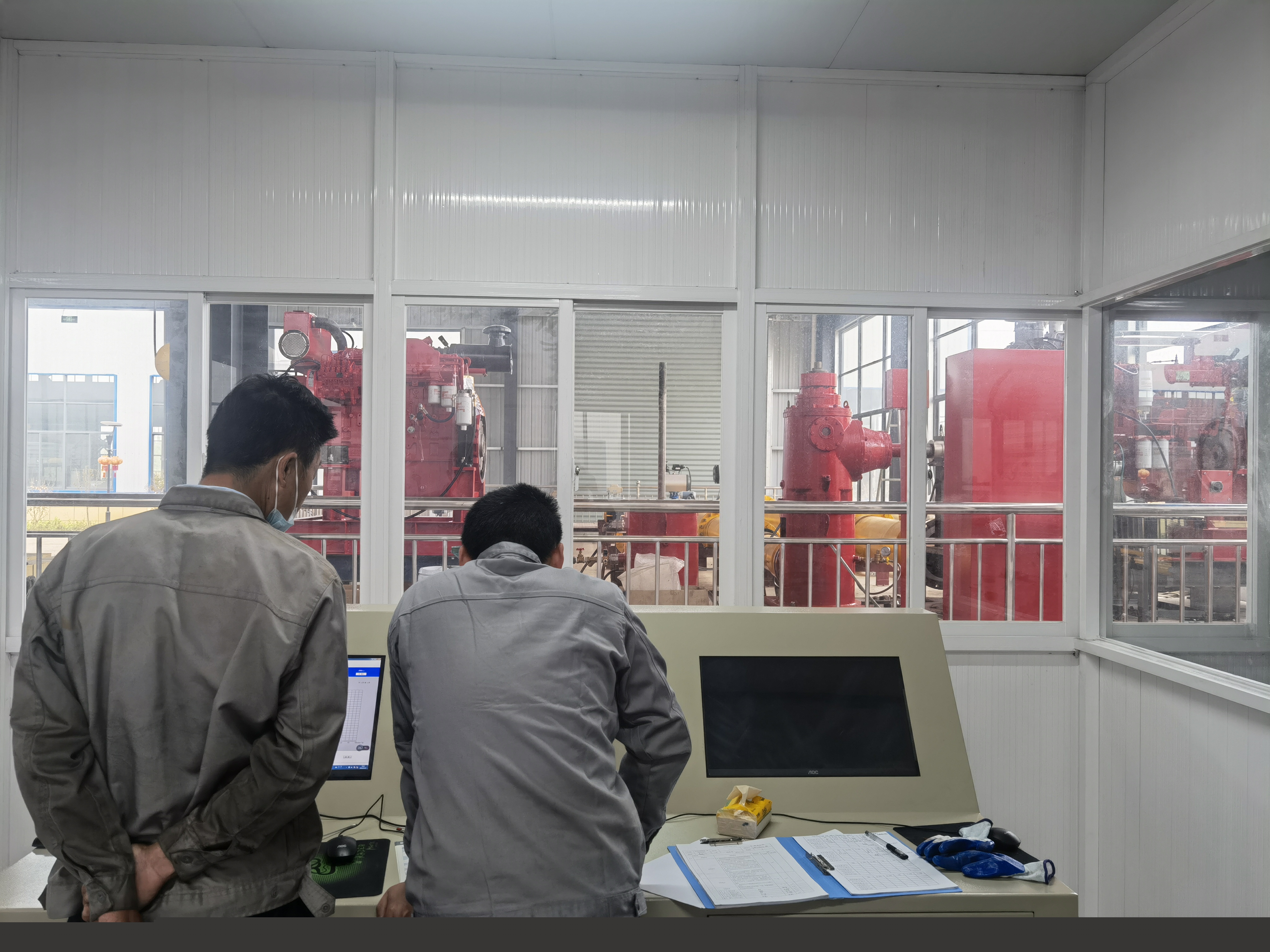 505KW柴油機(jī)長軸深井消防泵調(diào)試成功(圖1)